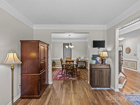 4th image of 3831 Robeson Creek Dr