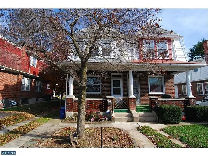 441 Raymond St photo 1