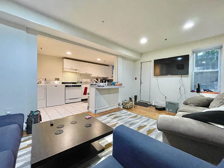 1035 Washington St #LL — Photo 8