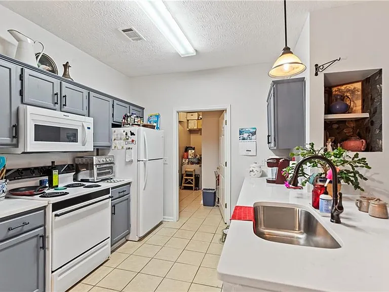 891 Harvard Dr — Photo 5