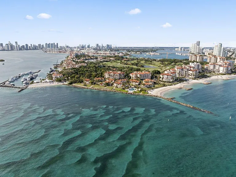 19217 Fisher Island Dr #19217 — Photo 46
