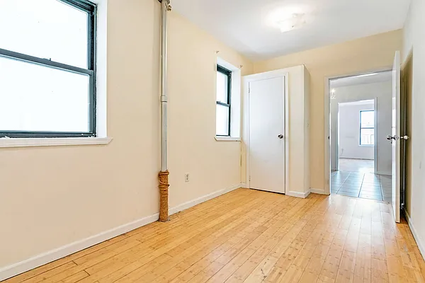 Rented by Anchor Associates | media 16