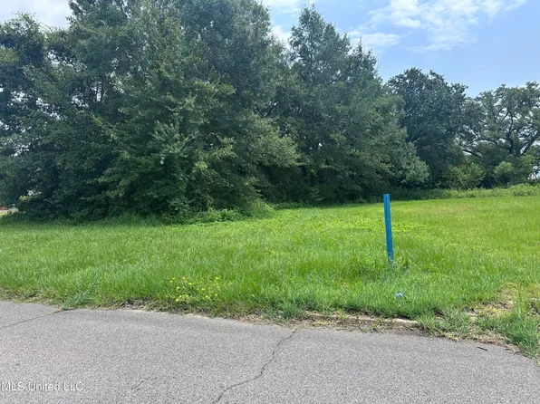 1310 Cherokee St, Pascagoula, MS 39581