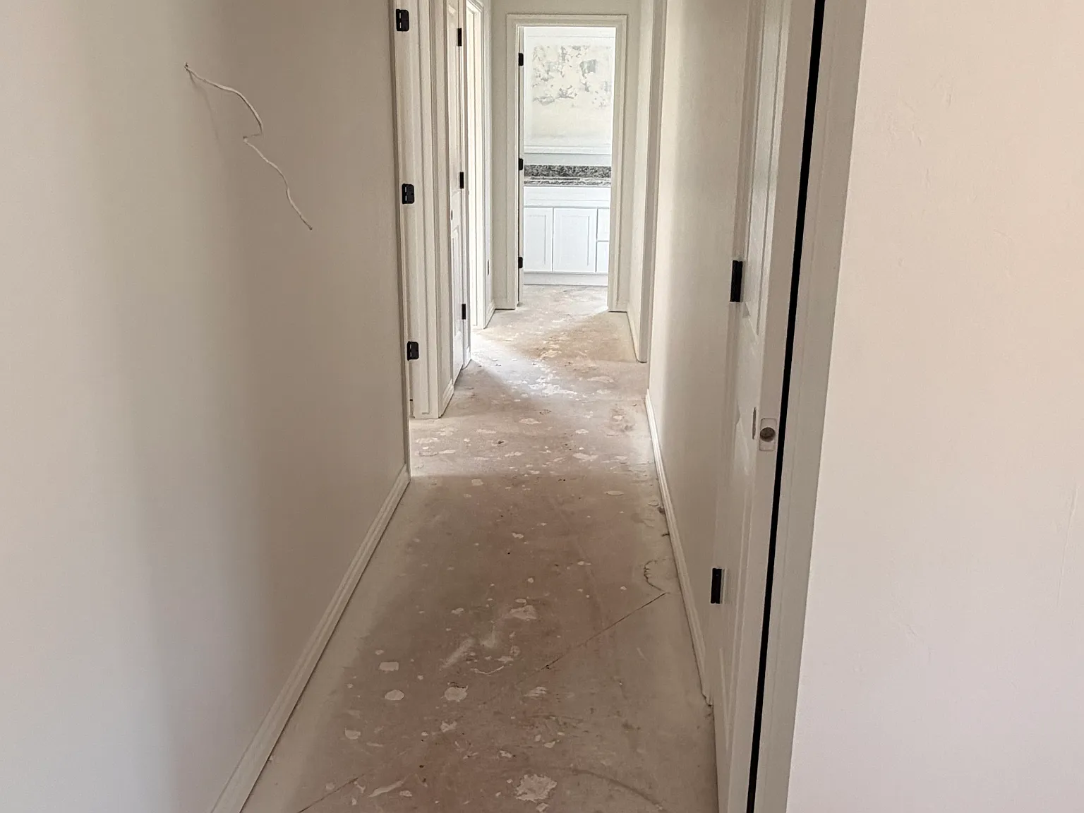 3 bed, 1200 sqft, $1,700 — Photo 4
