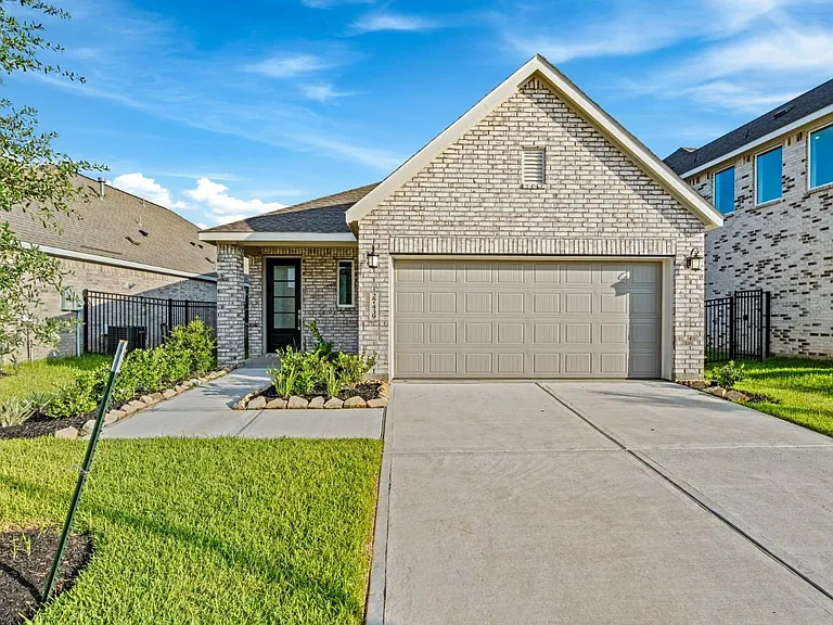 27439 Sunterra Village Dr — Photo 1
