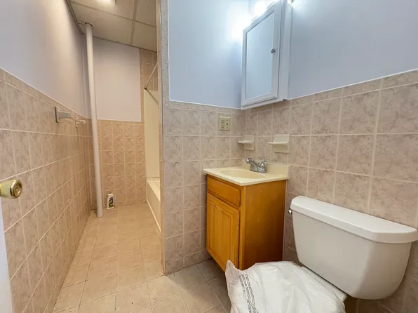 173 West 48th Street image 4 of 4