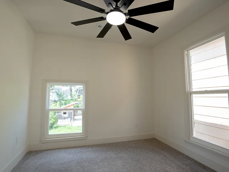 634 Northrup Ave — Photo 8