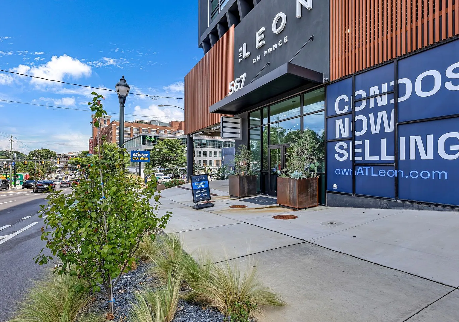 Modern Luxury Living in the Heart of Old Fourth Ward — Photo 1