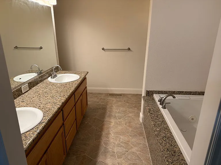 16656 Pinecrest Ct — Photo 14