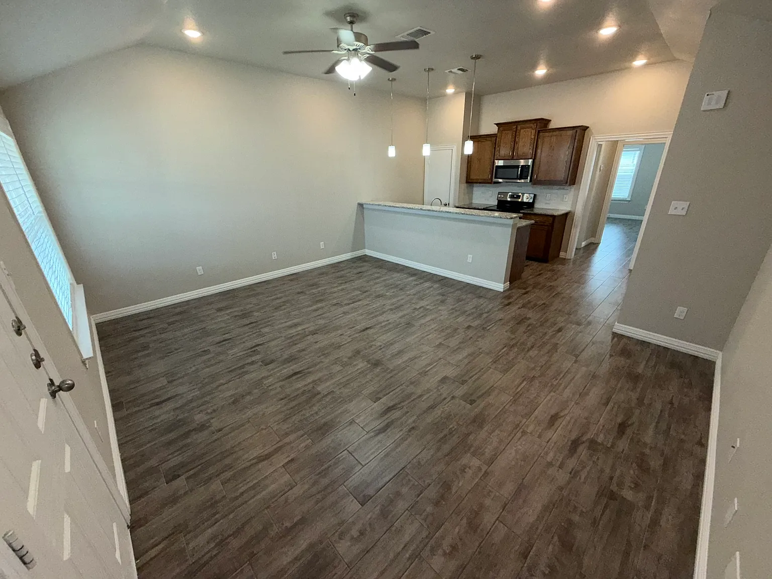 1 bed, 767 sqft, $1,050 — Photo 3