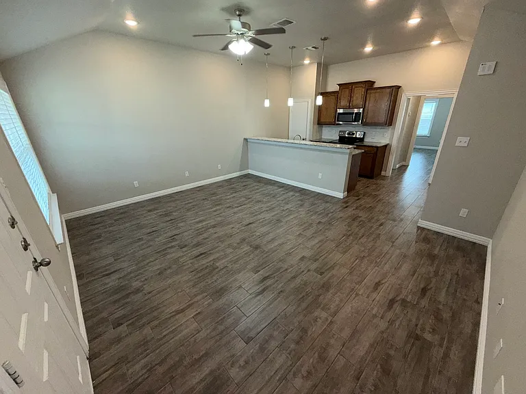 3344 Berkshire Dr — Photo 3