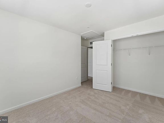4th image of 204 Jenkins Way #34