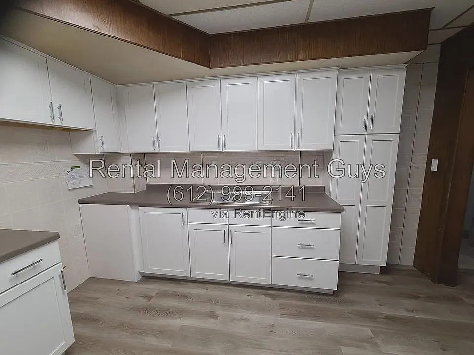 3 bed, 1.0 bath, $1,600 — Photo 3