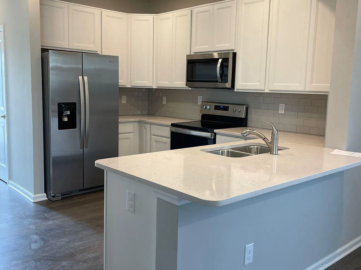 4 bed, 1981 sqft, $2,000 — Photo 4