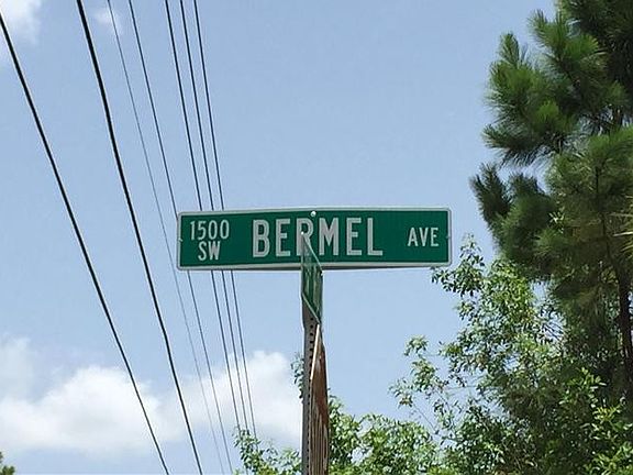 5th image of 1533 SW Bermel Ave