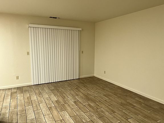 3rd image of 3431 Rochester Ct