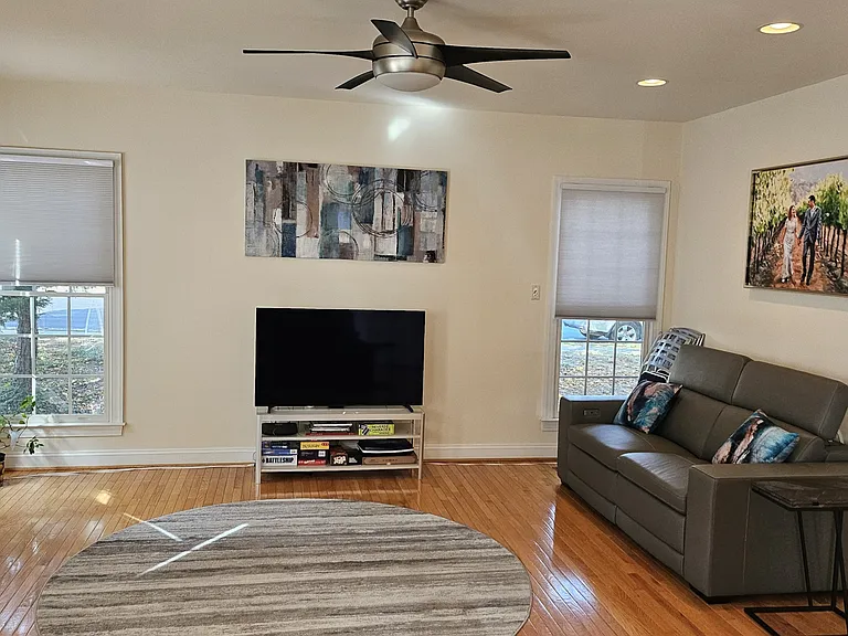 2339 Sandburg St — Photo 40