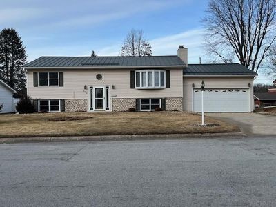 420 Prestien Dr, Denver, IA, 50622