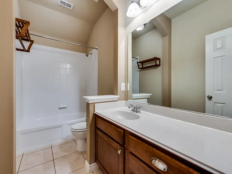 15417 Landing Creek Ln — Photo 16