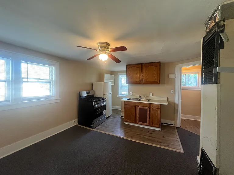 1 bed, 1.0 bath, $675 — Photo 4