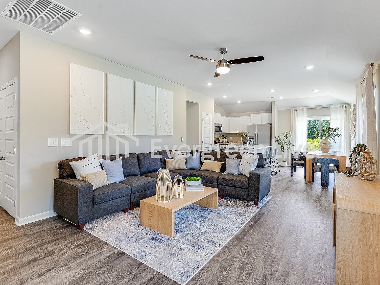 3 bed, 2.0 bath, 1248 sqft, $1,345 — Photo 3