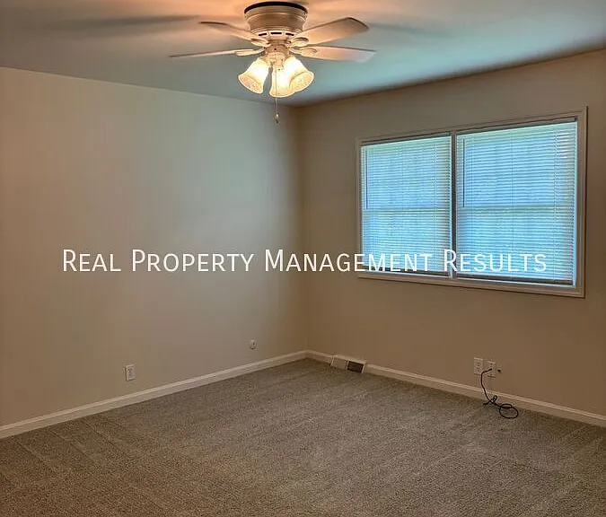 7577 Nottingham Dr — Photo 15