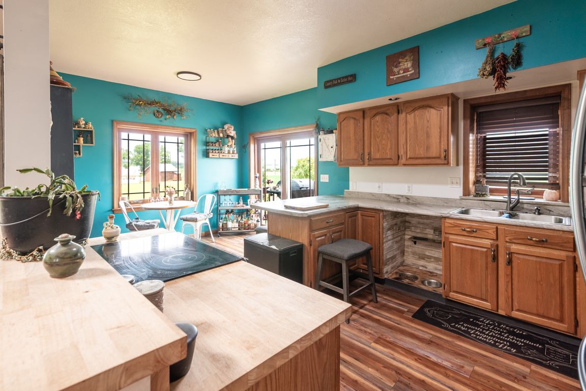 Kitchen 5 (1 of 1)