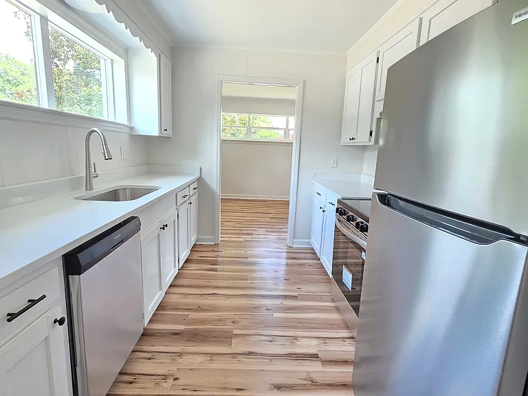 1414 Hazel St — Photo 7
