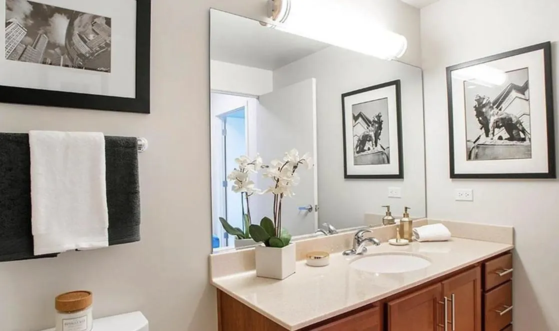 1 bed, 697 sqft, $2,871 — Photo 4