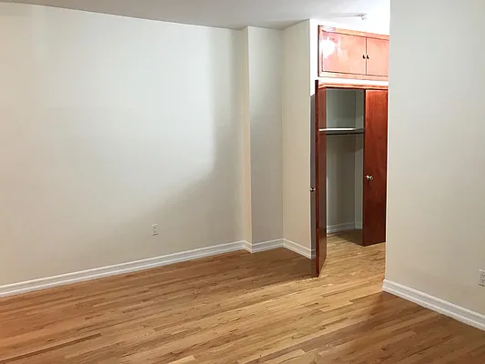 Rented by Elbe Real Estate Inc | media 8