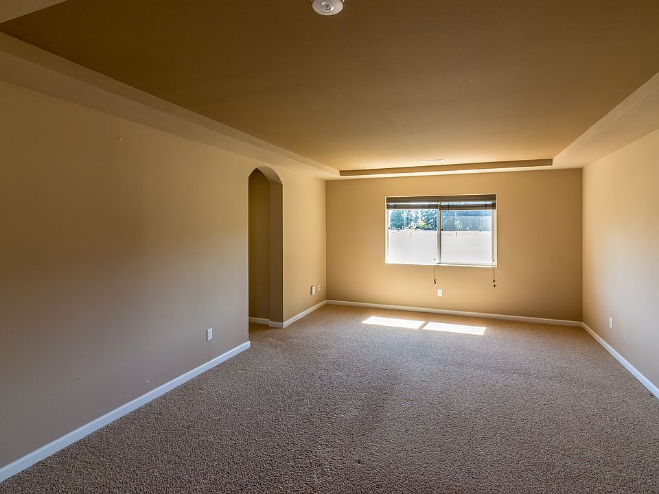 1st image of 3724 181st St E