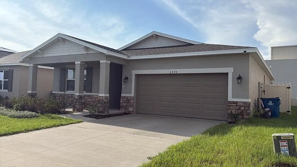 4 bed, 2.0 bath, 1833 sqft, $2,450 — Photo 1