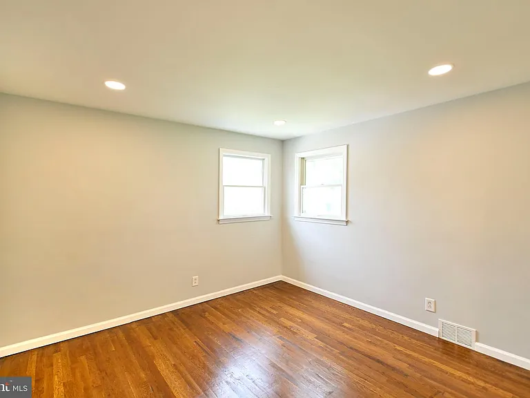 51 Macon Dr — Photo 8