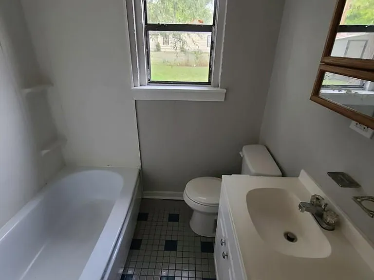 2705 SW H Ave — Photo 4