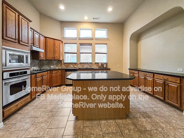 647 E Sandra Ln — Photo 5