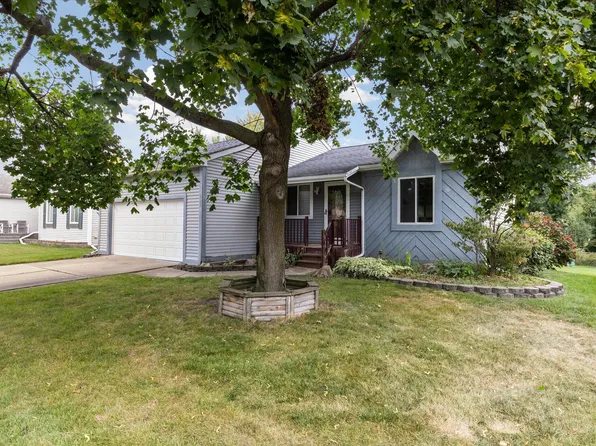 406 Bronco Way, Lansing, MI 48917