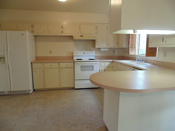 4th image of 9716 Chapala Dr NE