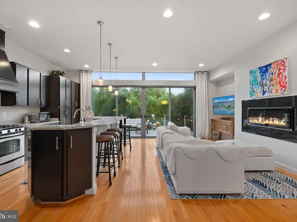 23328 Evening Primrose Sq, Ashburn, VA 20148