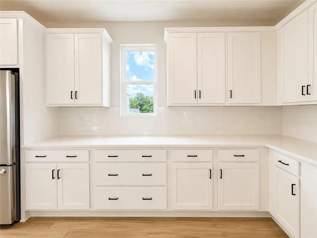 4 bed, 3.5 bath, 2431 sqft, $2,550 — Photo 4