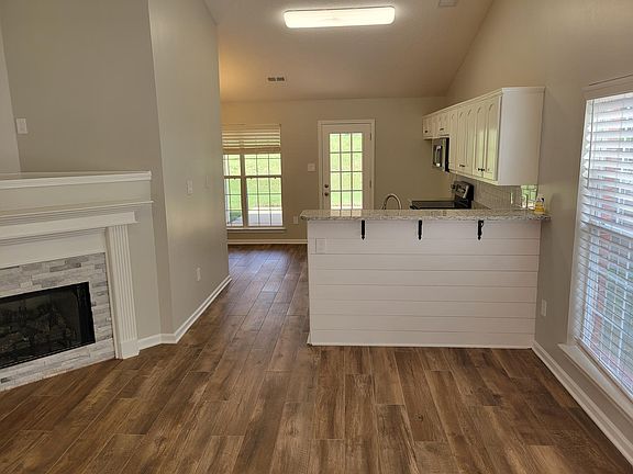 4th image of 5462 Kristy Ln