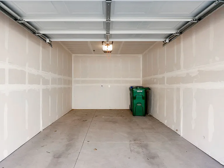 One car garage