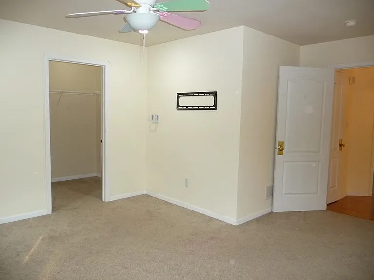 220 Roosevelt Dr — Photo 9