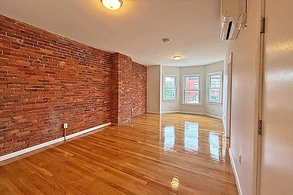 164 Broadway #2F — Photo 3