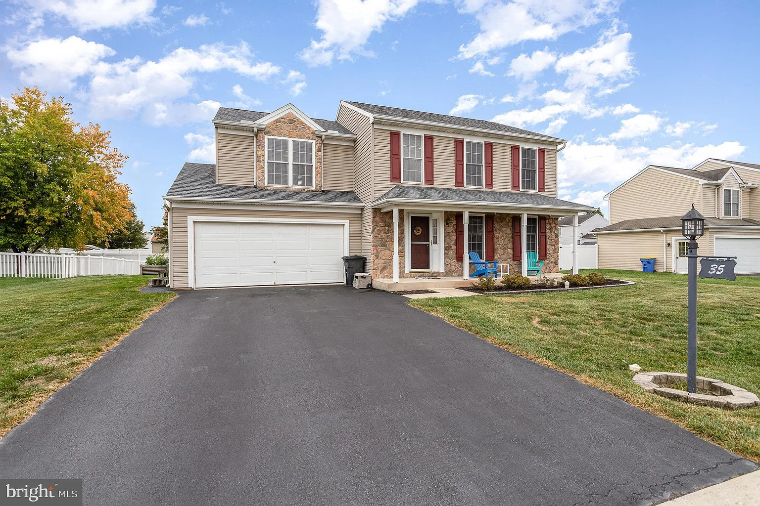 35 Joan Dr photo 1