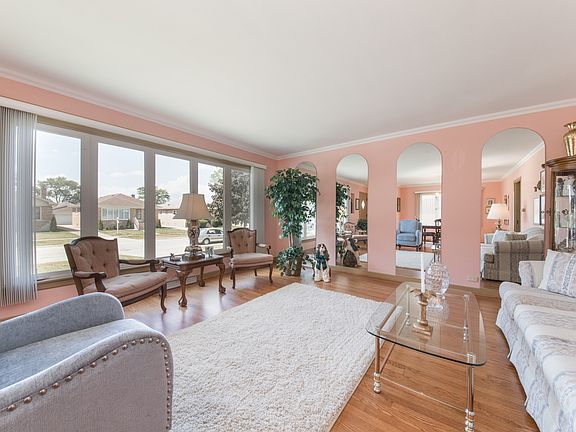 2nd image of 4621 N Osage Ave