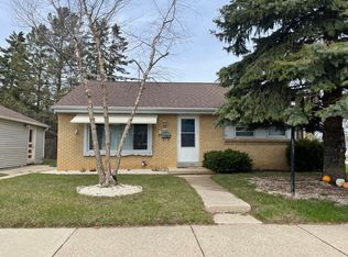 5100 W Dakota St, Milwaukee, WI 53219
