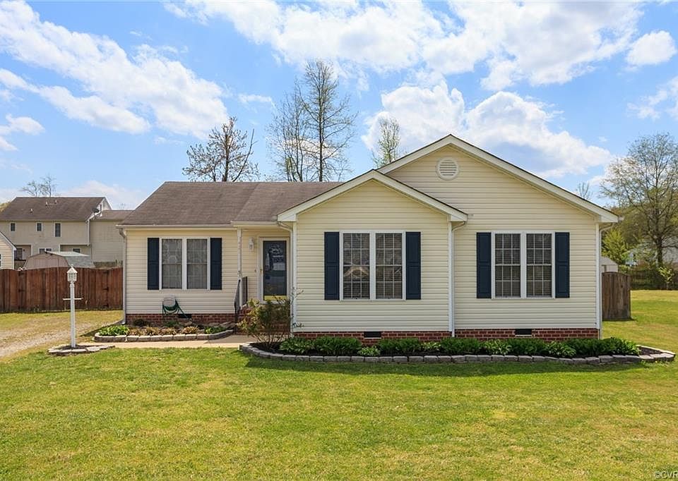 1st image of 421 Green Hollow Ln