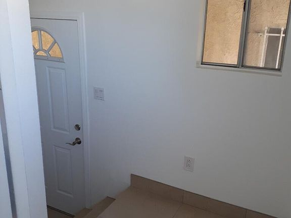 5th image of 3726 1/2 E 6th St Floor 2