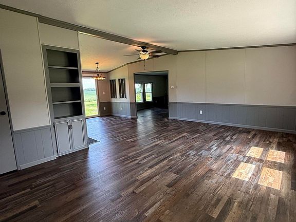 3rd image of 387 E Perry Rd