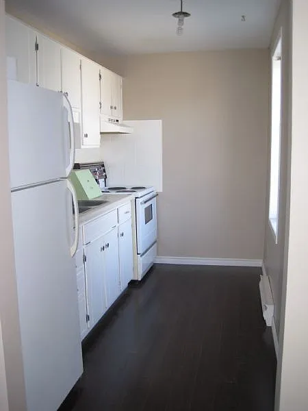 735 King Street East Cambridge — Photo 2